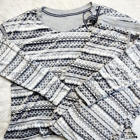 Nautica Fleece Patterned Pajama Set Grey and White Size Medium - Picture 1 of 6